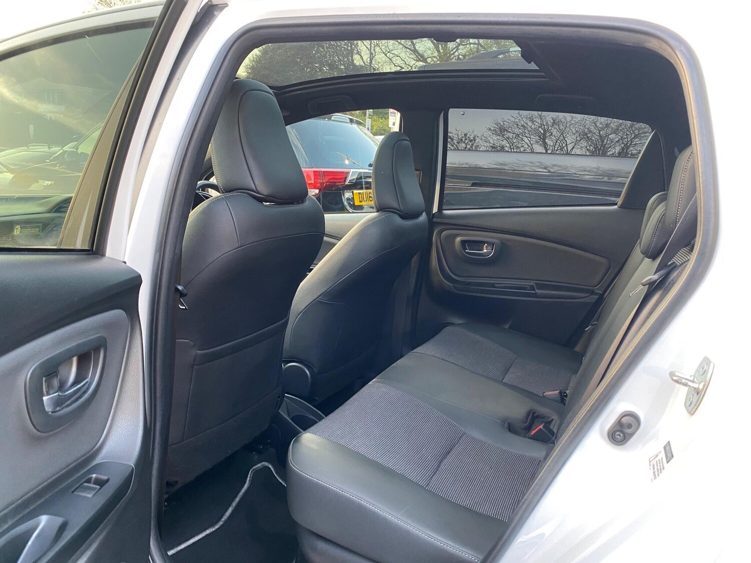 Used Toyota Yaris 2017 for sale - 78170263: Photo 33