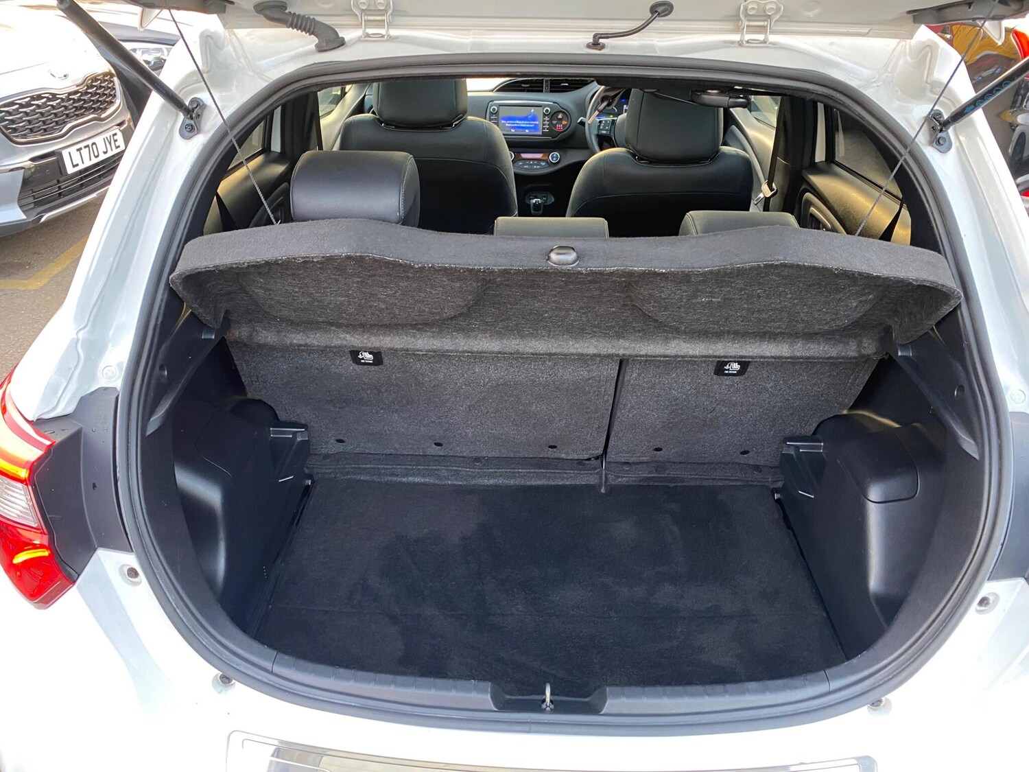 Used Toyota Yaris 2017 for sale - 78170263: Photo 37