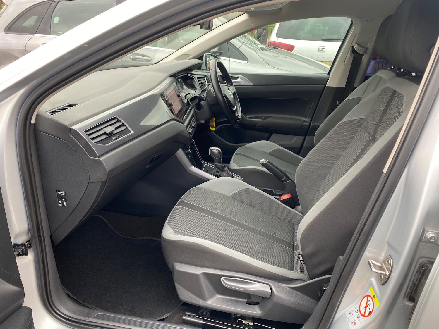 Used Volkswagen Polo 2018 for sale - 77624990: Photo 37