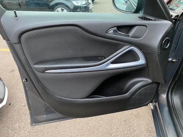 Used Vauxhall Zafira Tourer 2016 for sale - 76199767: Photo 34
