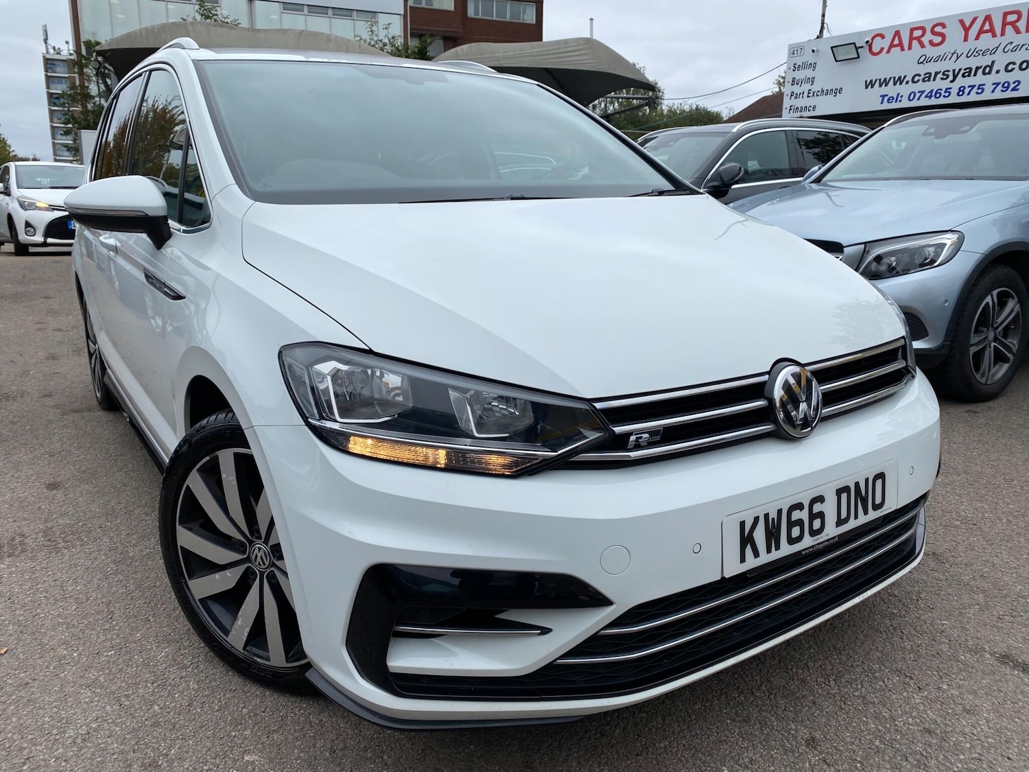 Used Volkswagen Touran 2016 for sale - 76174669: Photo 1