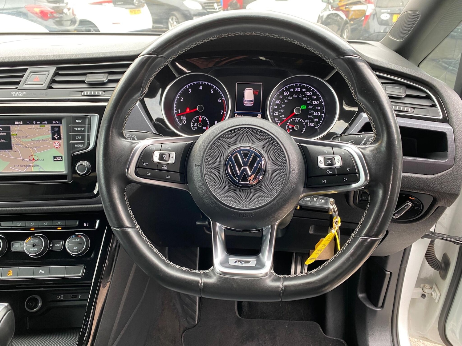 Used Volkswagen Touran 2016 for sale - 76174669: Photo 24