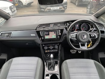 Used Volkswagen Touran 2016 for sale - 76174669: Photo 2