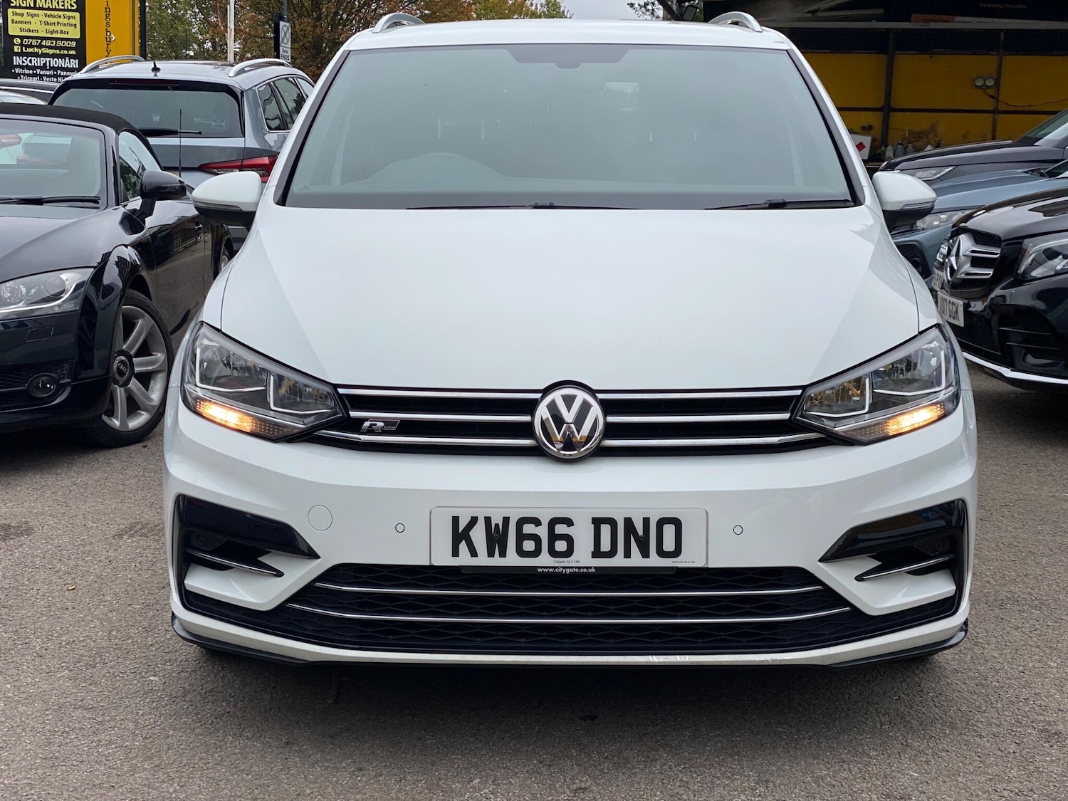 Used Volkswagen Touran 2016 for sale - 76174669: Photo 3