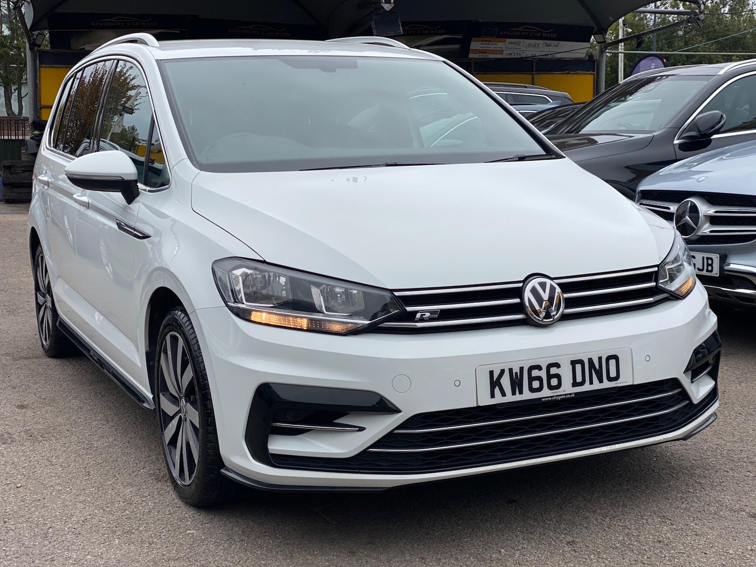 Used Volkswagen Touran 2016 for sale - 76174669: Photo 4