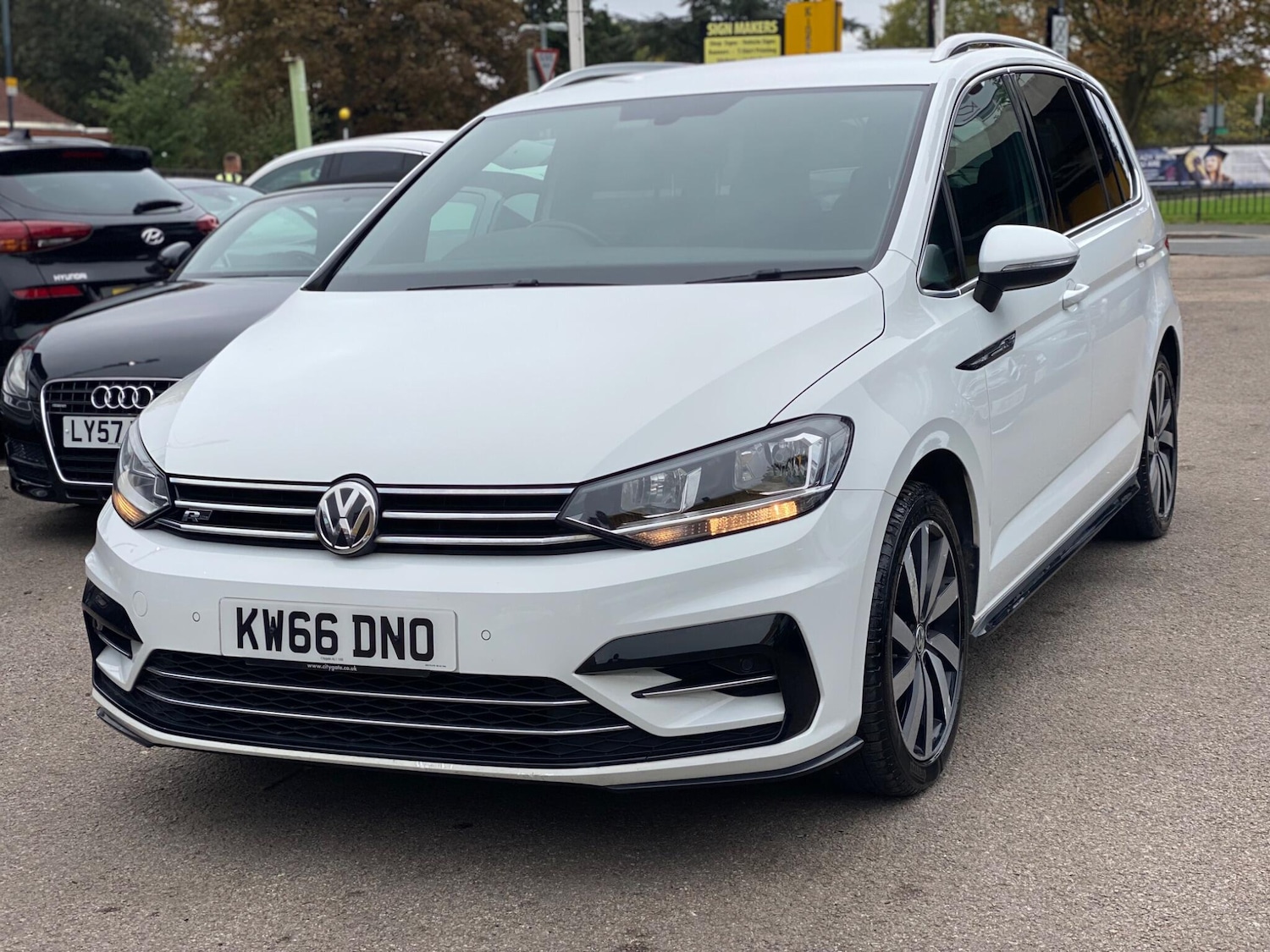 Used Volkswagen Touran 2016 for sale - 76174669: Photo 8