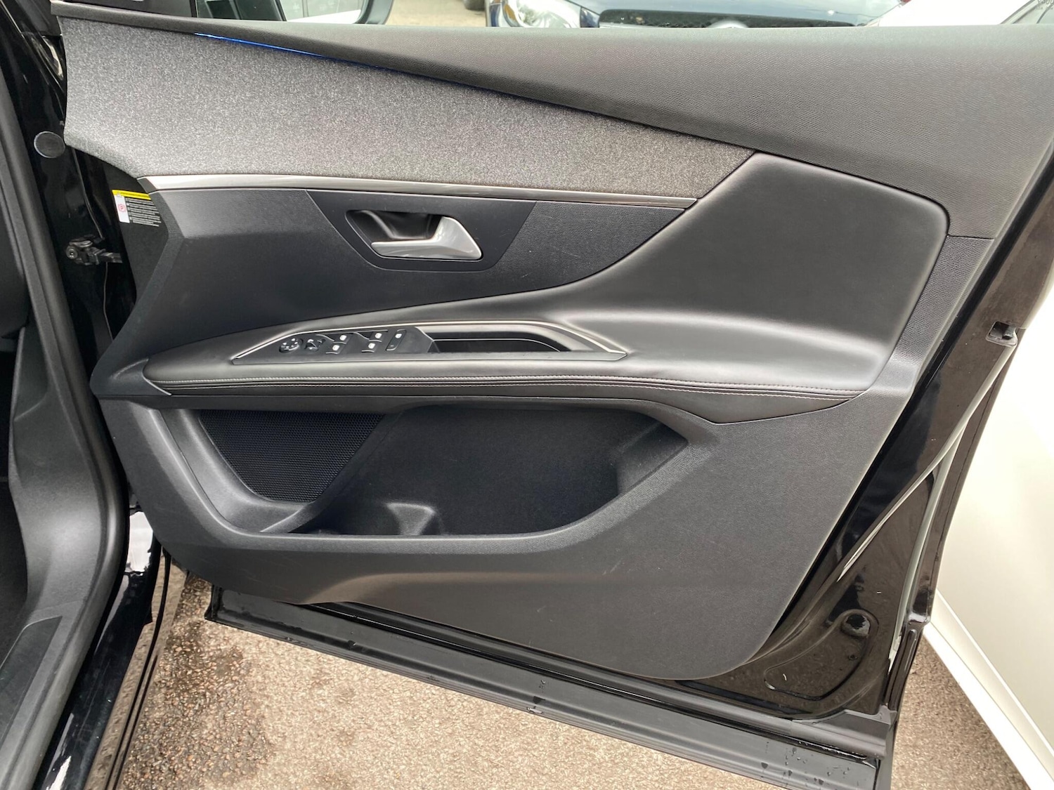 Used Peugeot 3008 2017 for sale - 76283465: Photo 16