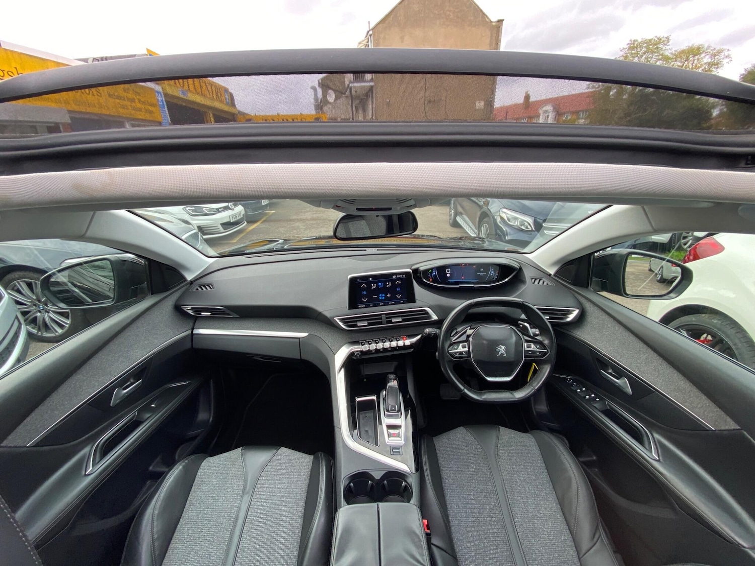 Used Peugeot 3008 2017 for sale - 76283465: Photo 2