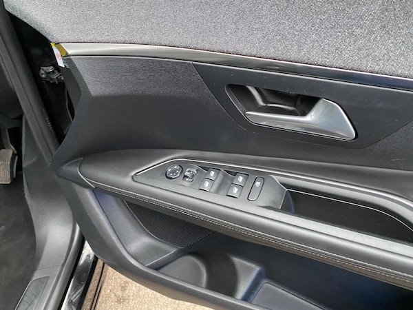 Used Peugeot 3008 2017 for sale - 76283465: Photo 31