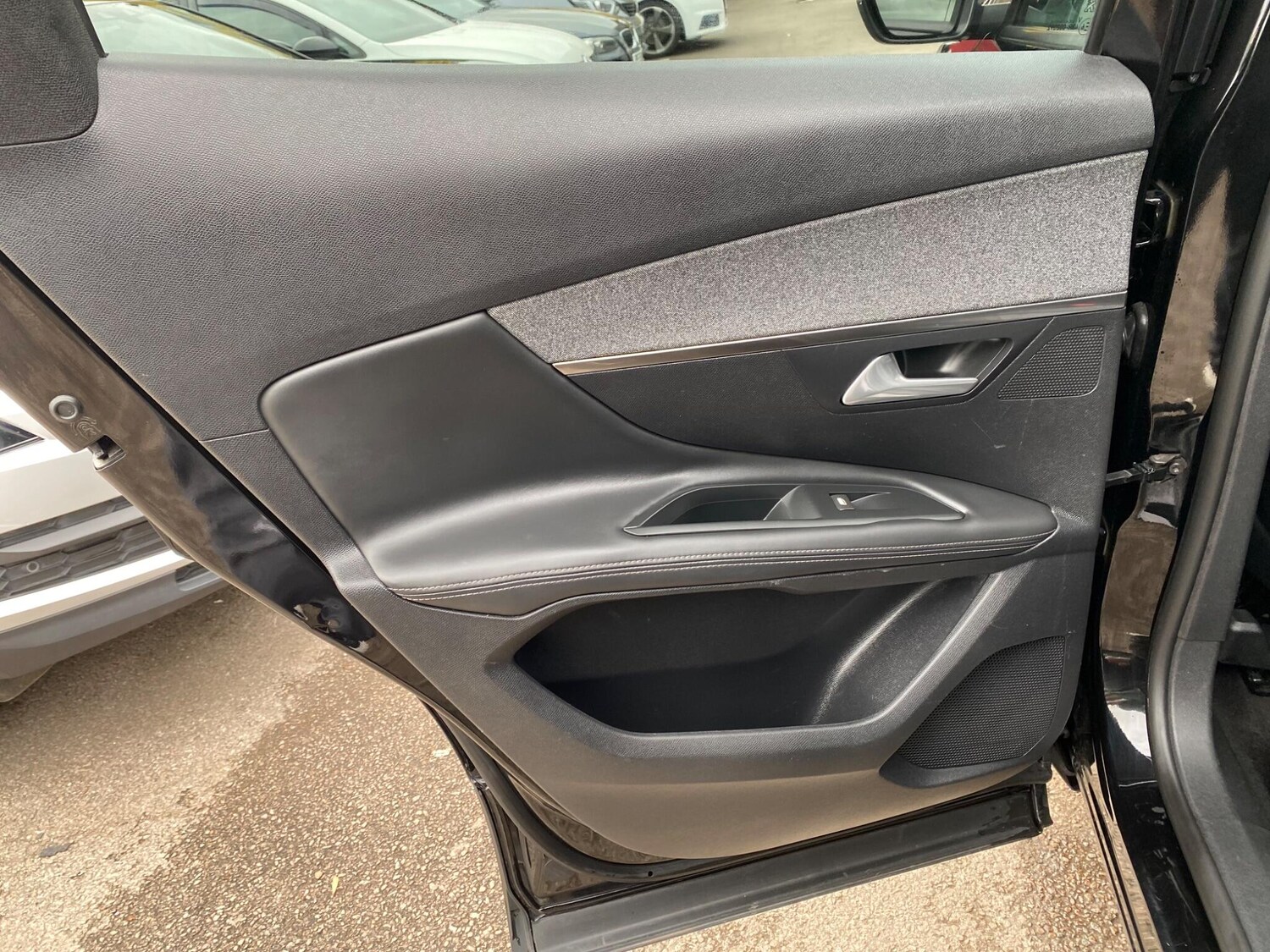 Used Peugeot 3008 2017 for sale - 76283465: Photo 35