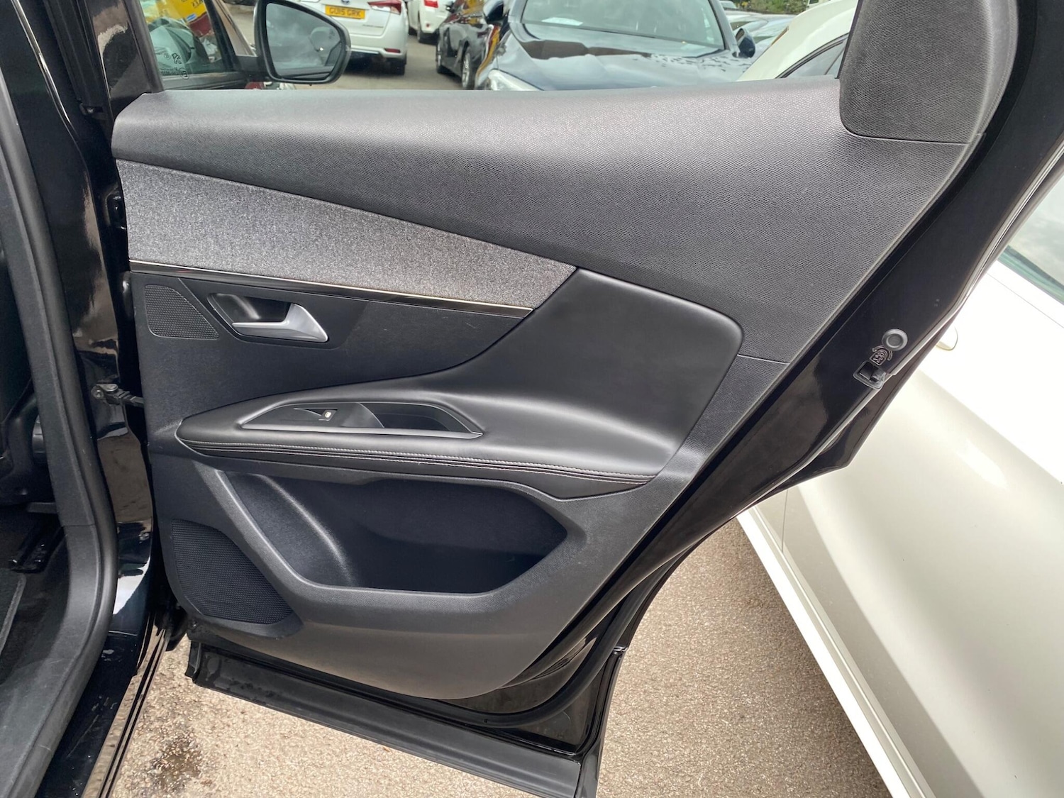 Used Peugeot 3008 2017 for sale - 76283465: Photo 37