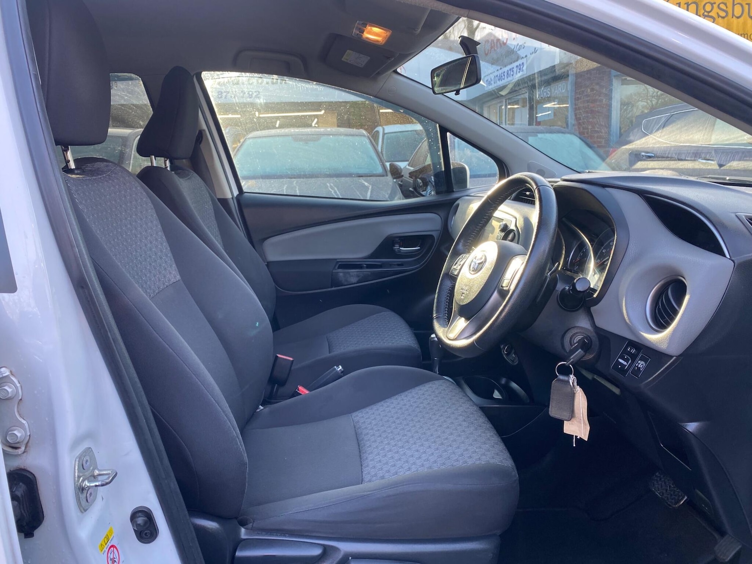 Used Toyota Yaris 2015 for sale - 76926932: Photo 18