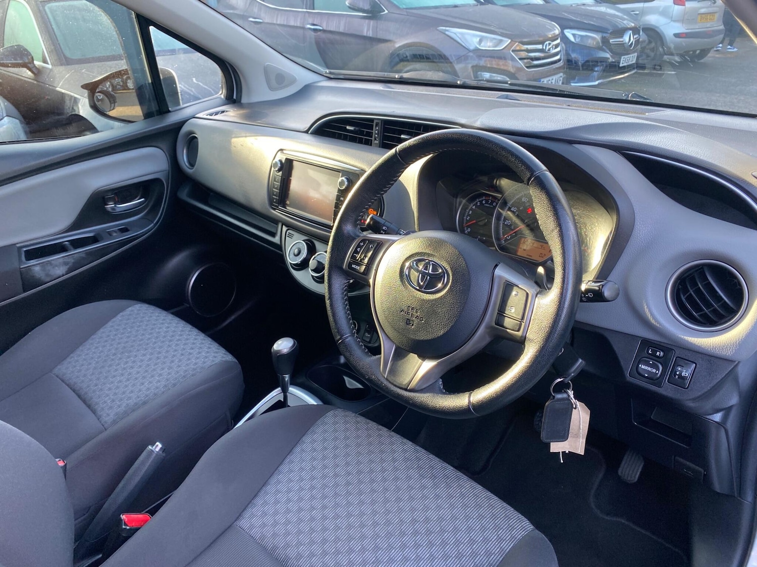 Used Toyota Yaris 2015 for sale - 76926932: Photo 19