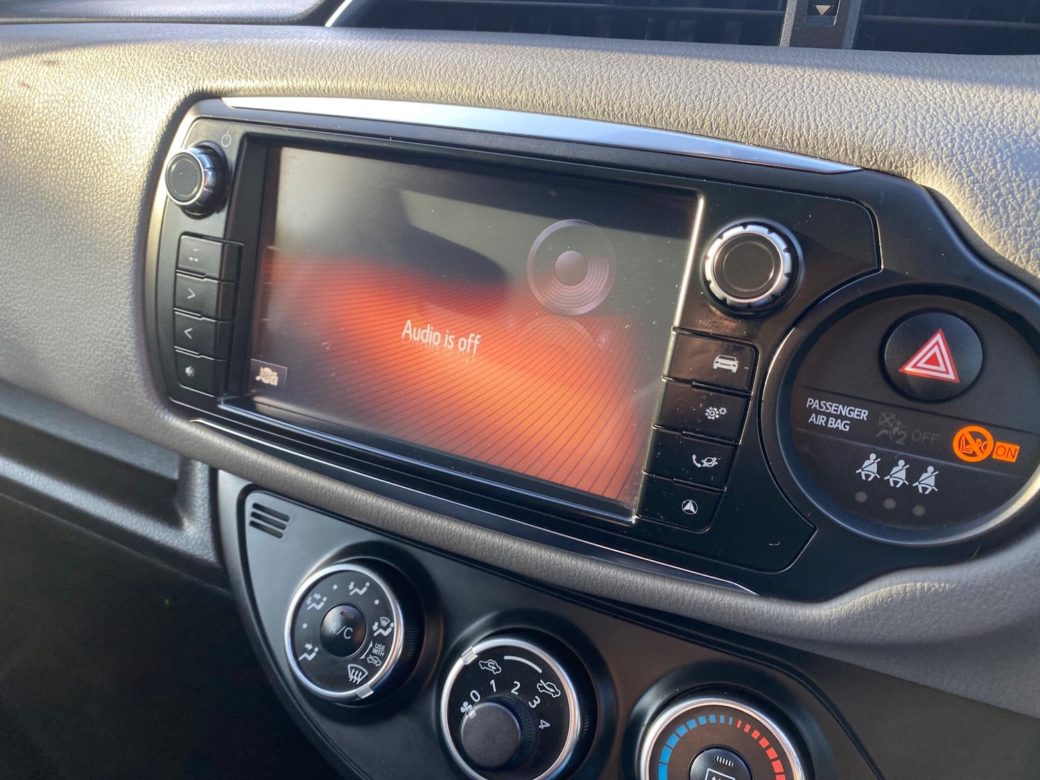 Used Toyota Yaris 2015 for sale - 76926932: Photo 20