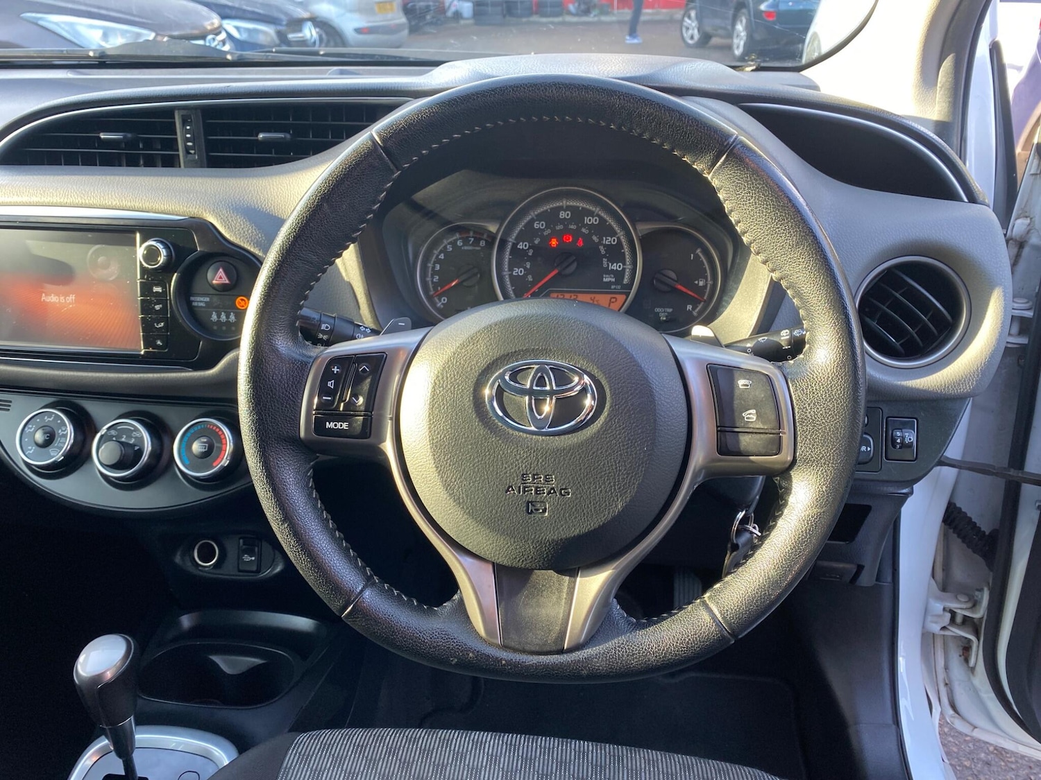 Used Toyota Yaris 2015 for sale - 76926932: Photo 22