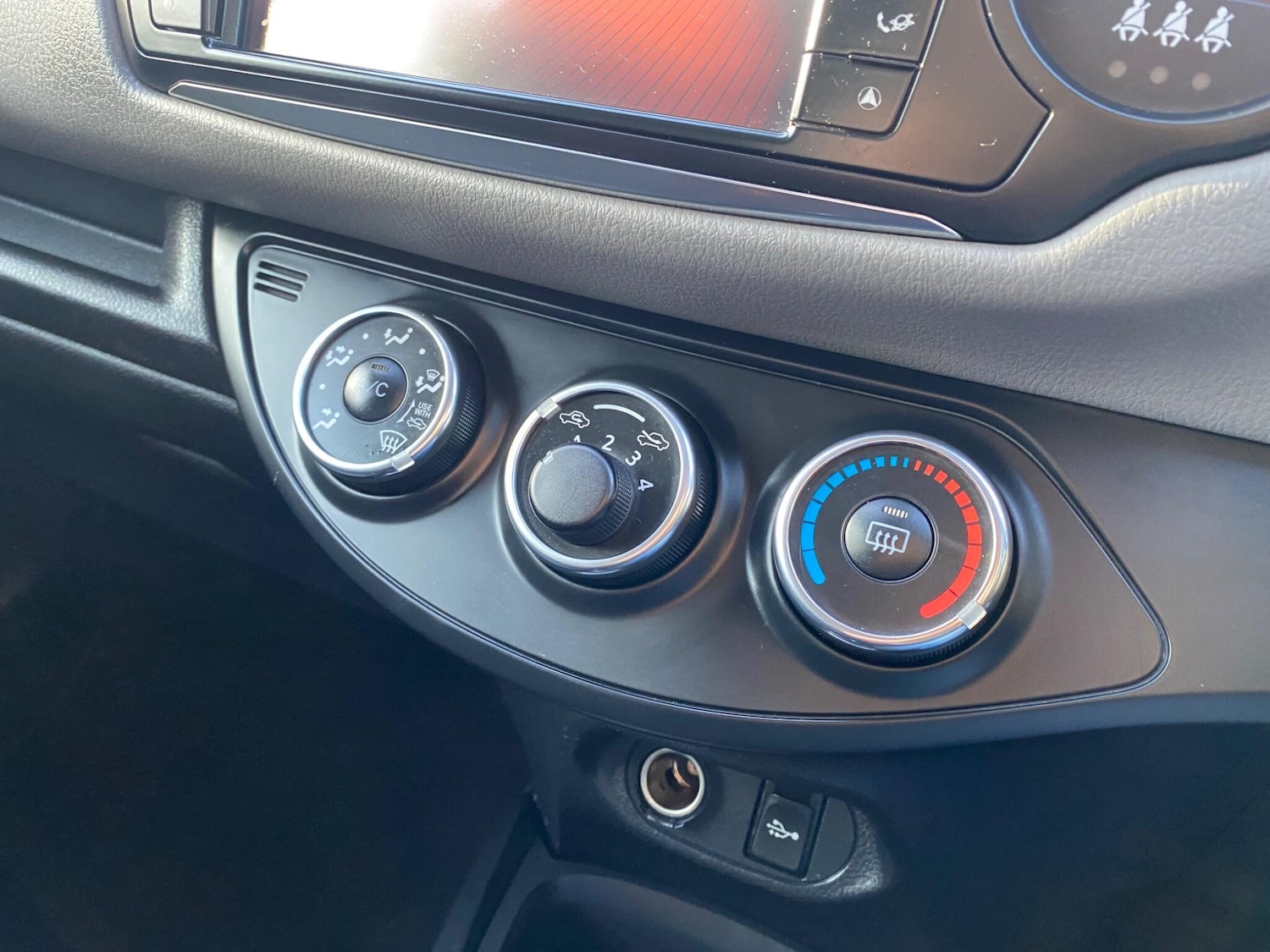 Used Toyota Yaris 2015 for sale - 76926932: Photo 23