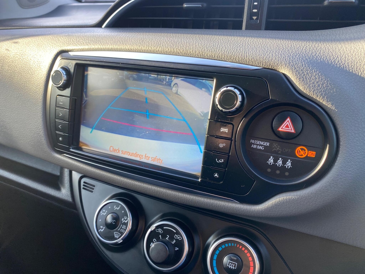 Used Toyota Yaris 2015 for sale - 76926932: Photo 26