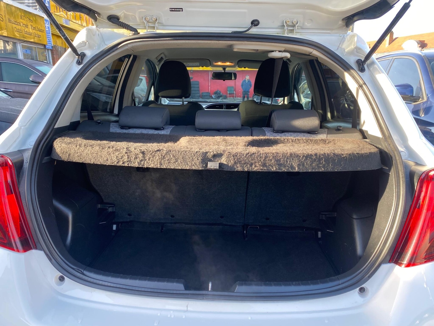 Used Toyota Yaris 2015 for sale - 76926932: Photo 34