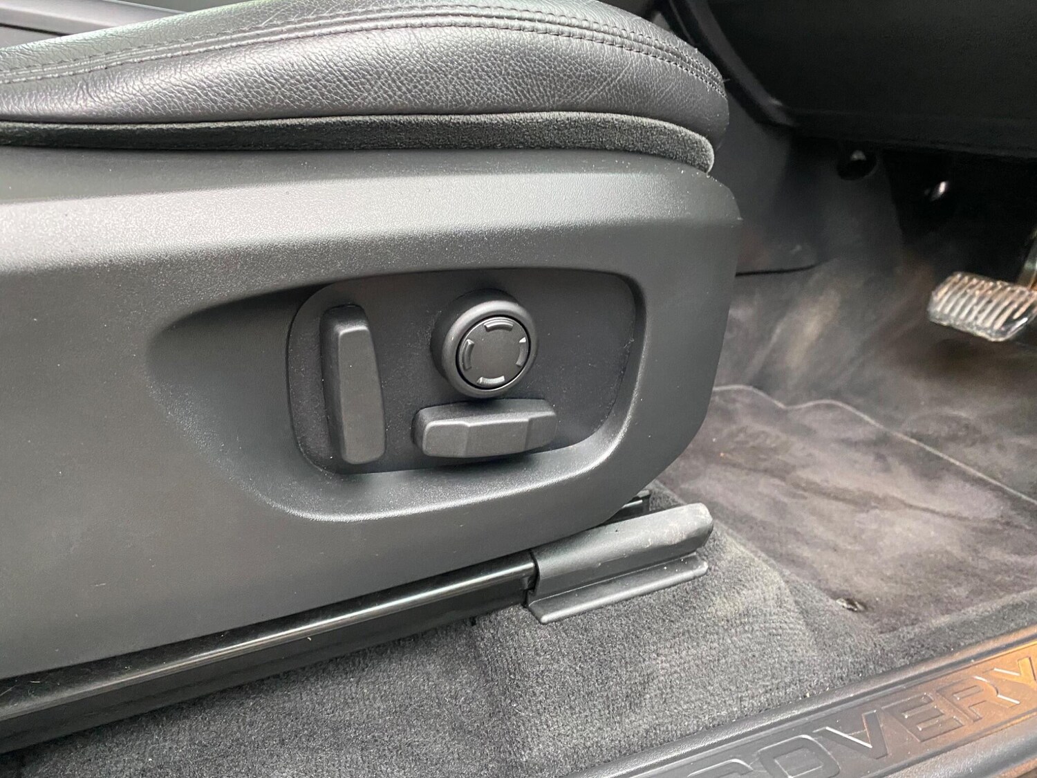 Used Land Rover Discovery Sport 2018 for sale - 76295164: Photo 31