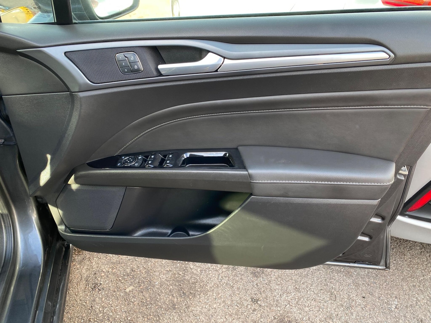 Used Ford Mondeo 2015 for sale - 76473548: Photo 15