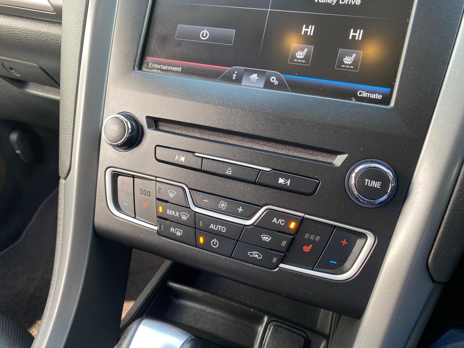 Used Ford Mondeo 2015 for sale - 76473548: Photo 21