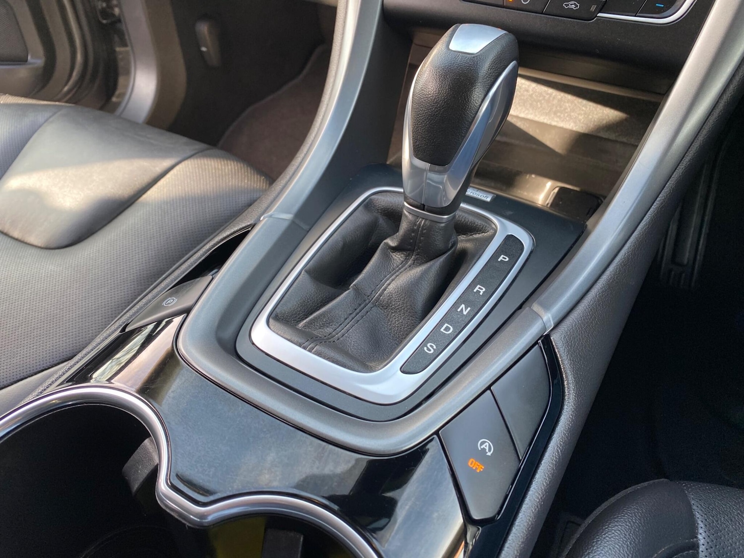 Used Ford Mondeo 2015 for sale - 76473548: Photo 24