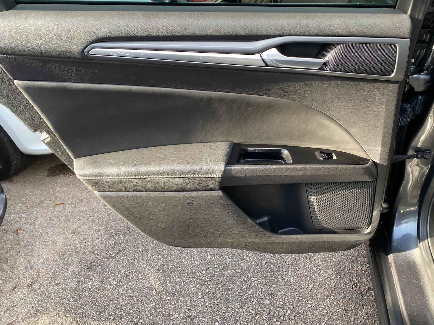 Used Ford Mondeo 2015 for sale - 76473548: Photo 31