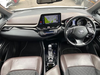 Used Toyota C-HR 2017 for sale - 76994787: Photo