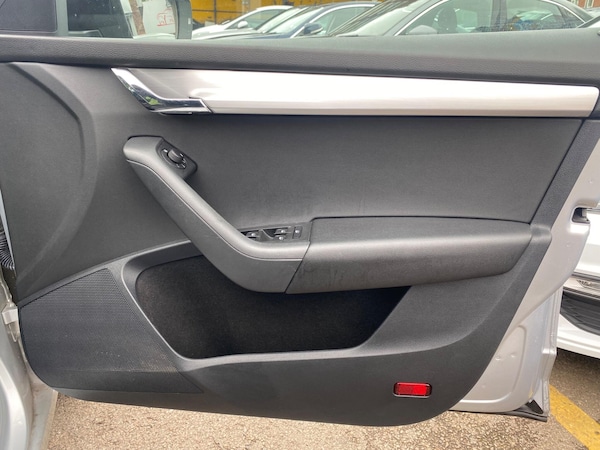 Used Skoda Octavia 2020 for sale - 75990151: Photo 12