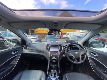 Used Hyundai Santa Fe 2016 for sale - 75577842: Photo