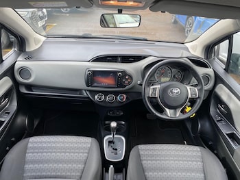 Used Toyota Yaris 2016 for sale - 77511273: Photo