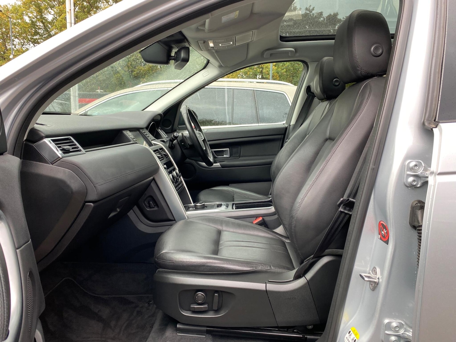 Used Land Rover Discovery Sport 2018 for sale - 76996404: Photo 40