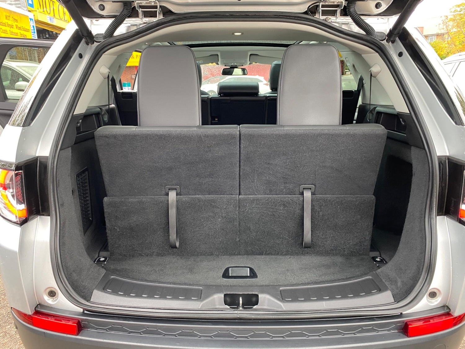 Used Land Rover Discovery Sport 2018 for sale - 76996404: Photo 43