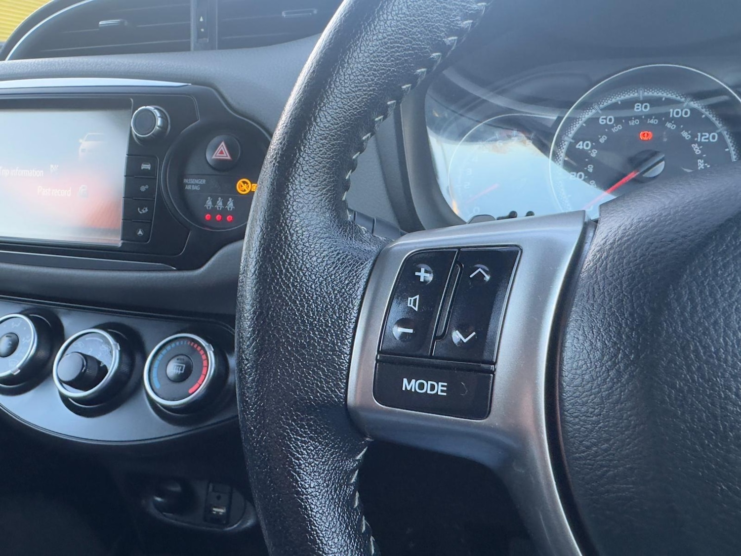 Used Toyota Yaris 2016 for sale - 77050118: Photo 25