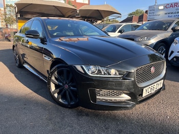 Used Jaguar XE 2016 for sale - 79532426: Photo
