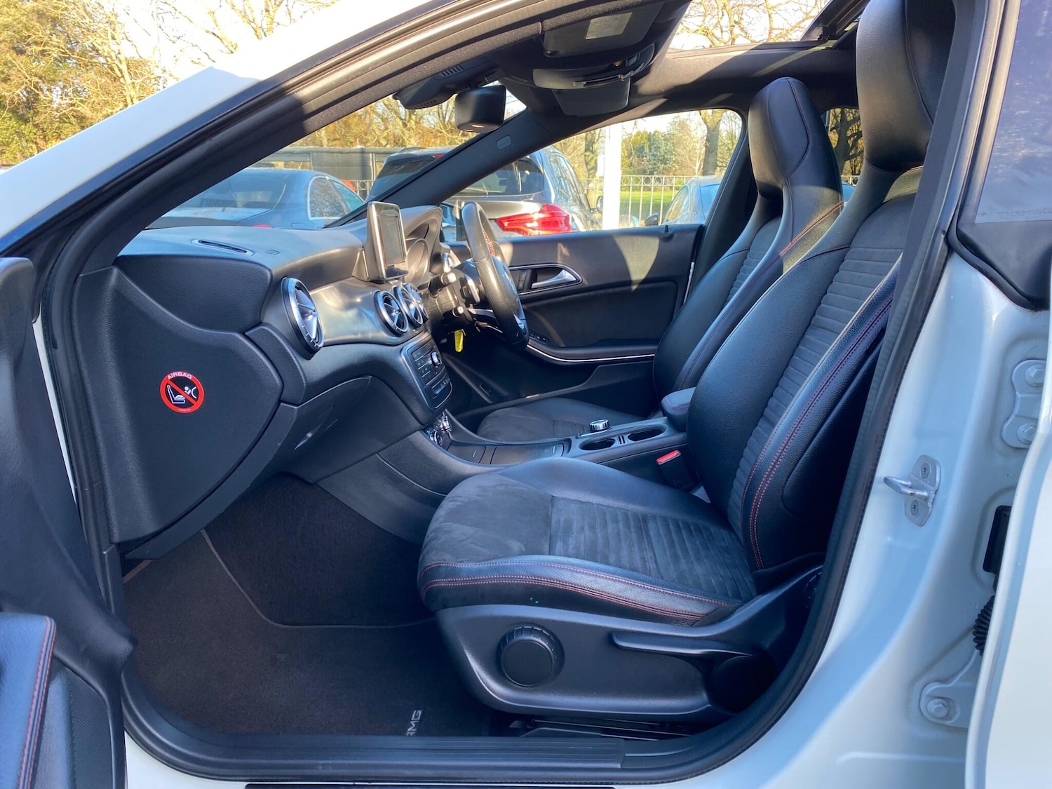 Used Mercedes-Benz CLA 2015 for sale - 76608197: Photo 35