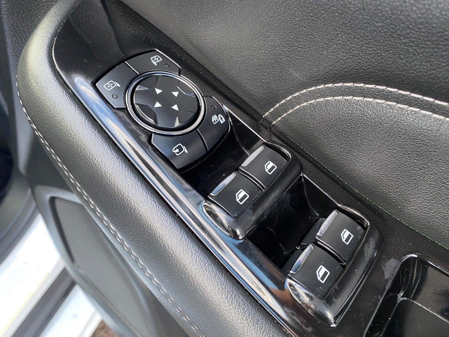 Used Ford S-Max 2015 for sale - 77097744: Photo 26