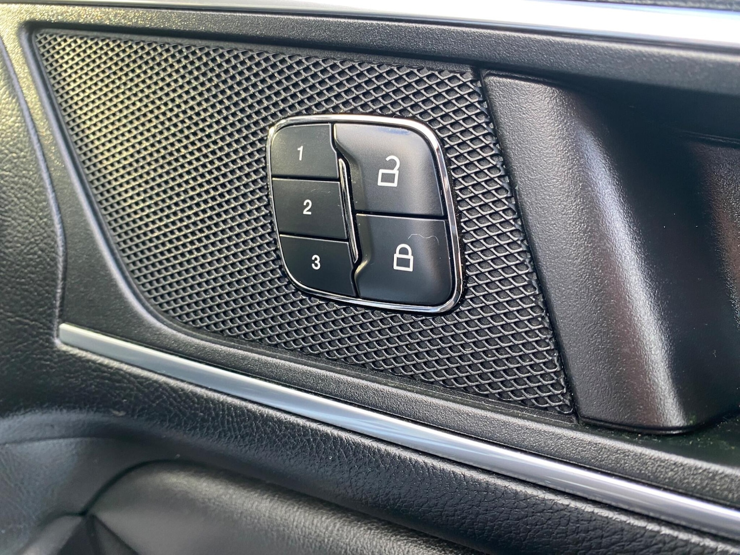 Used Ford S-Max 2015 for sale - 77097744: Photo 27