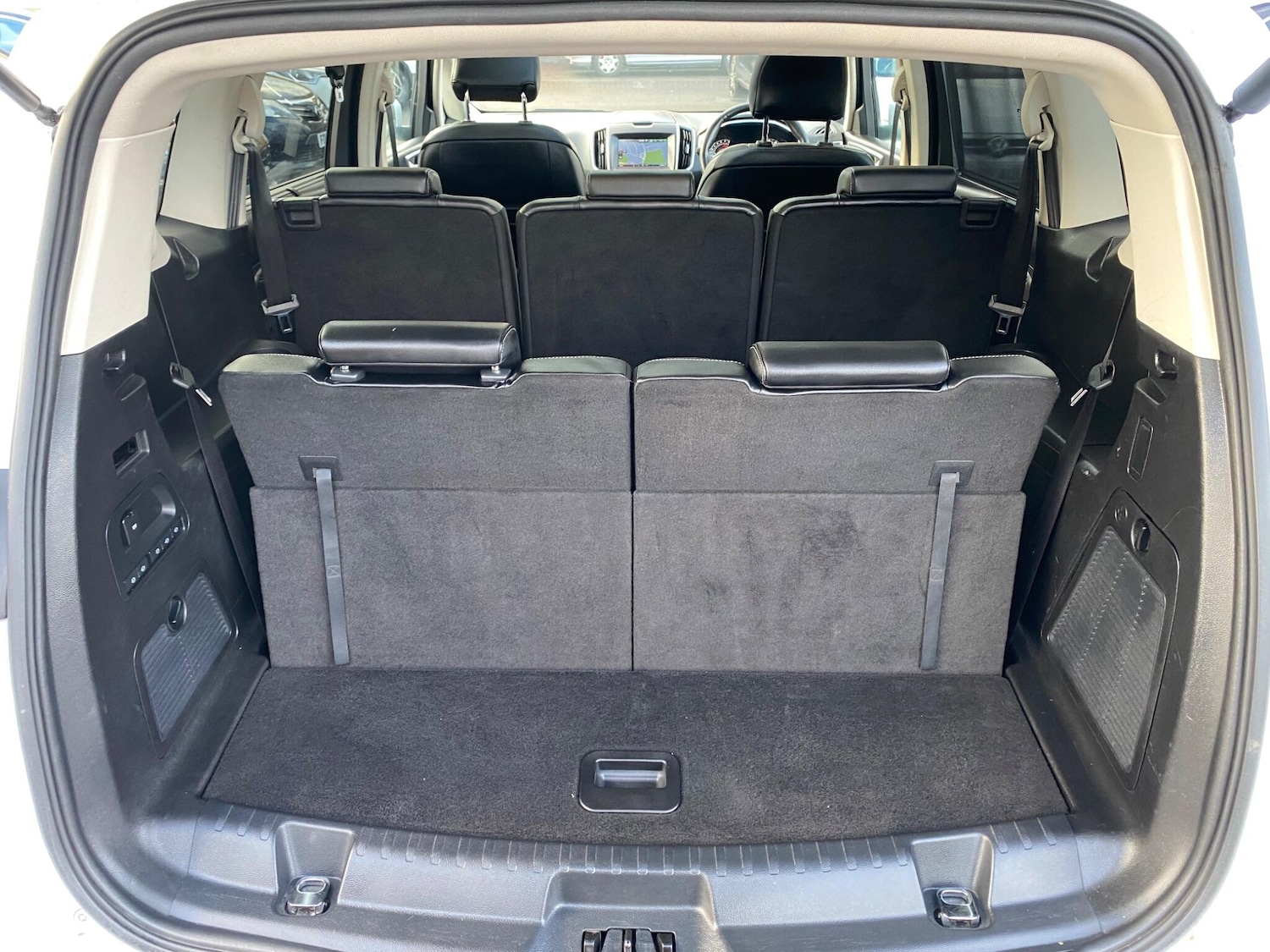 Used Ford S-Max 2015 for sale - 77097744: Photo 40