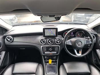 Used Mercedes-Benz GLA 2018 for sale - 78586389: Photo