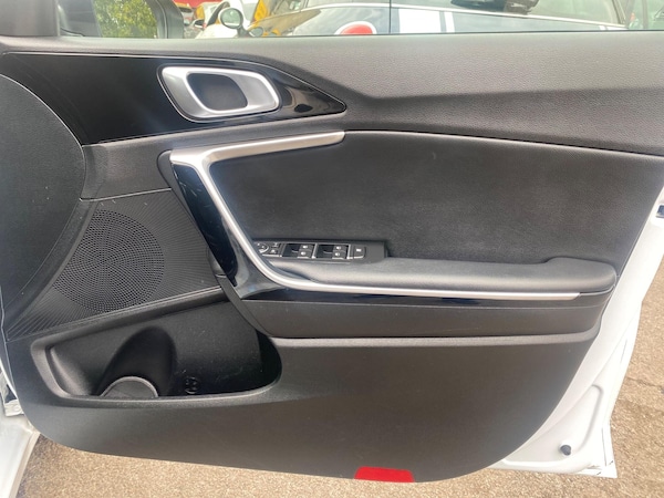 Used Kia Ceed 2021 for sale - 76059536: Photo 28
