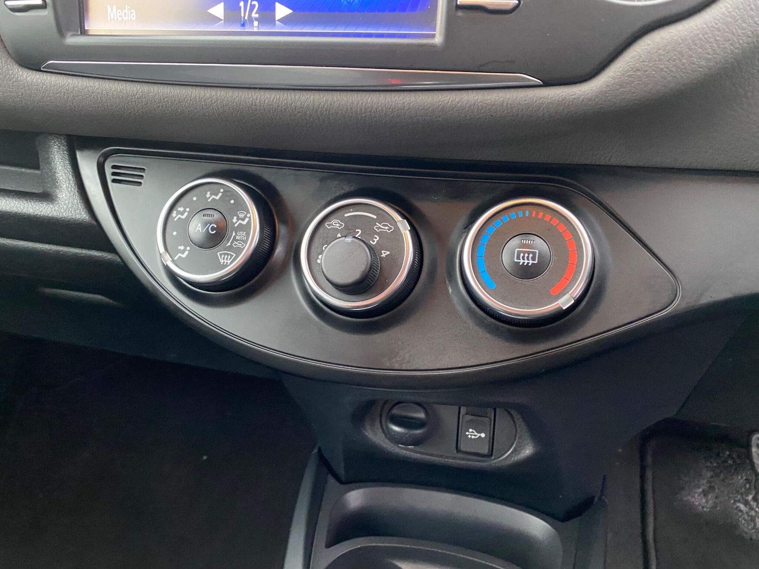 Used Toyota Yaris 2018 for sale - 77108846: Photo 22