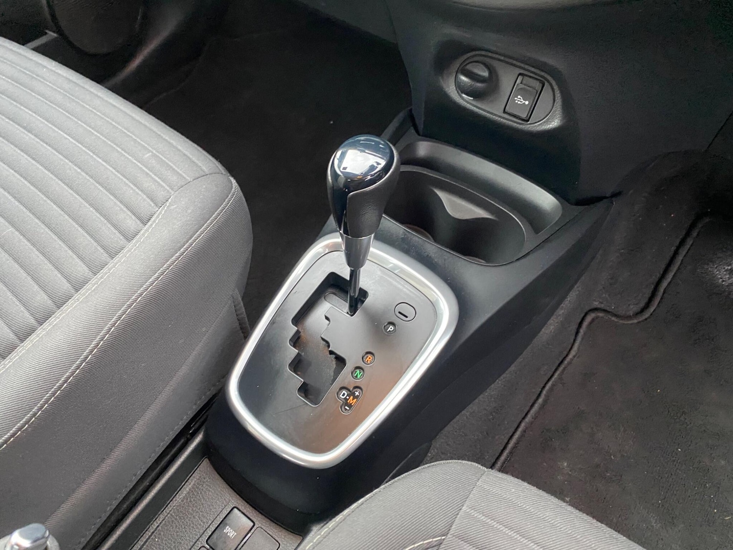 Used Toyota Yaris 2018 for sale - 77108846: Photo 23