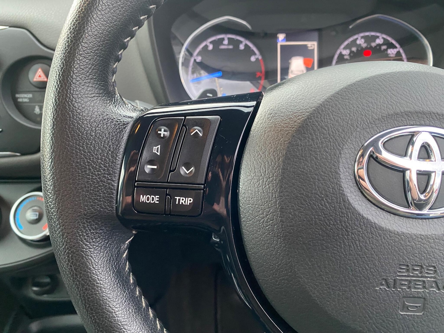 Used Toyota Yaris 2018 for sale - 77108846: Photo 24