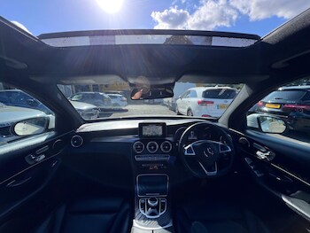 Used Mercedes-Benz GLC 2019 for sale - 79106620: Photo