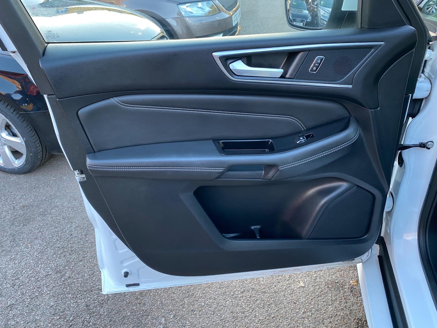 Used Ford S-Max 2015 for sale - 76283067: Photo 40