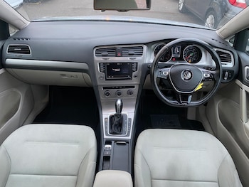 Used Volkswagen Golf 2015 for sale - 77496809: Photo