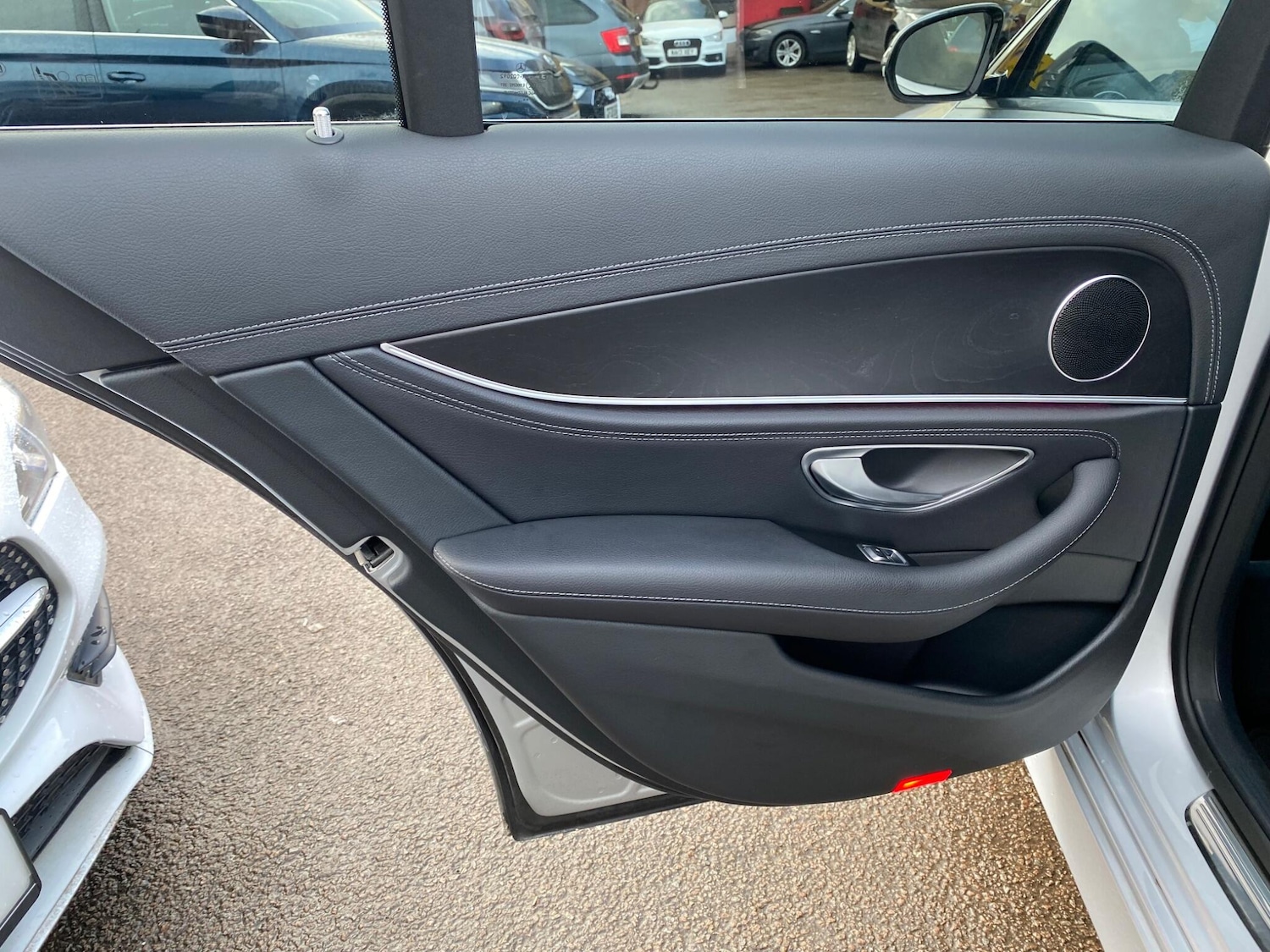 Used Mercedes-Benz E Class 2018 for sale - 77330738: Photo 32