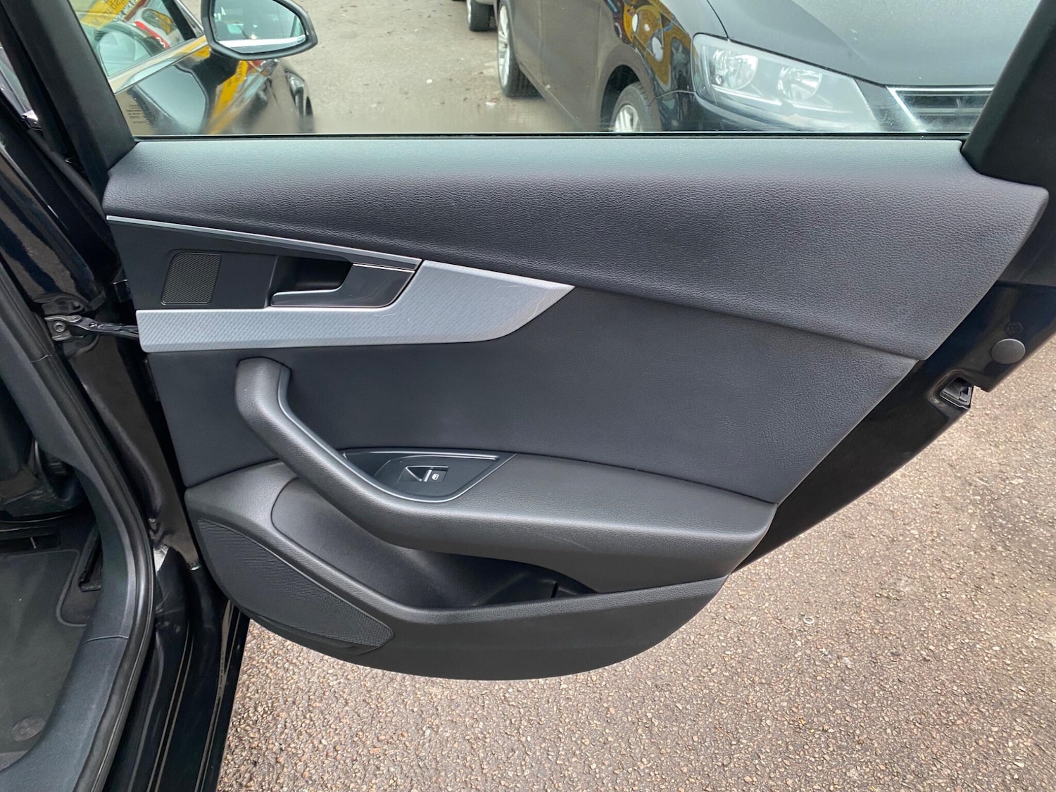 Used Audi A4 2017 for sale - 76976453: Photo 32