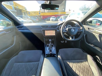 Used Skoda Superb 2018 for sale - 77793608: Photo